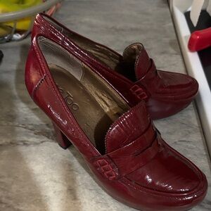 me too Red Patent Leather Loafer Heels